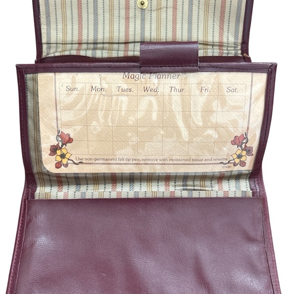 John Weitz Signature Collection, Vintage Wallet, Burgandy, Great Condition - Picture 5 of 8